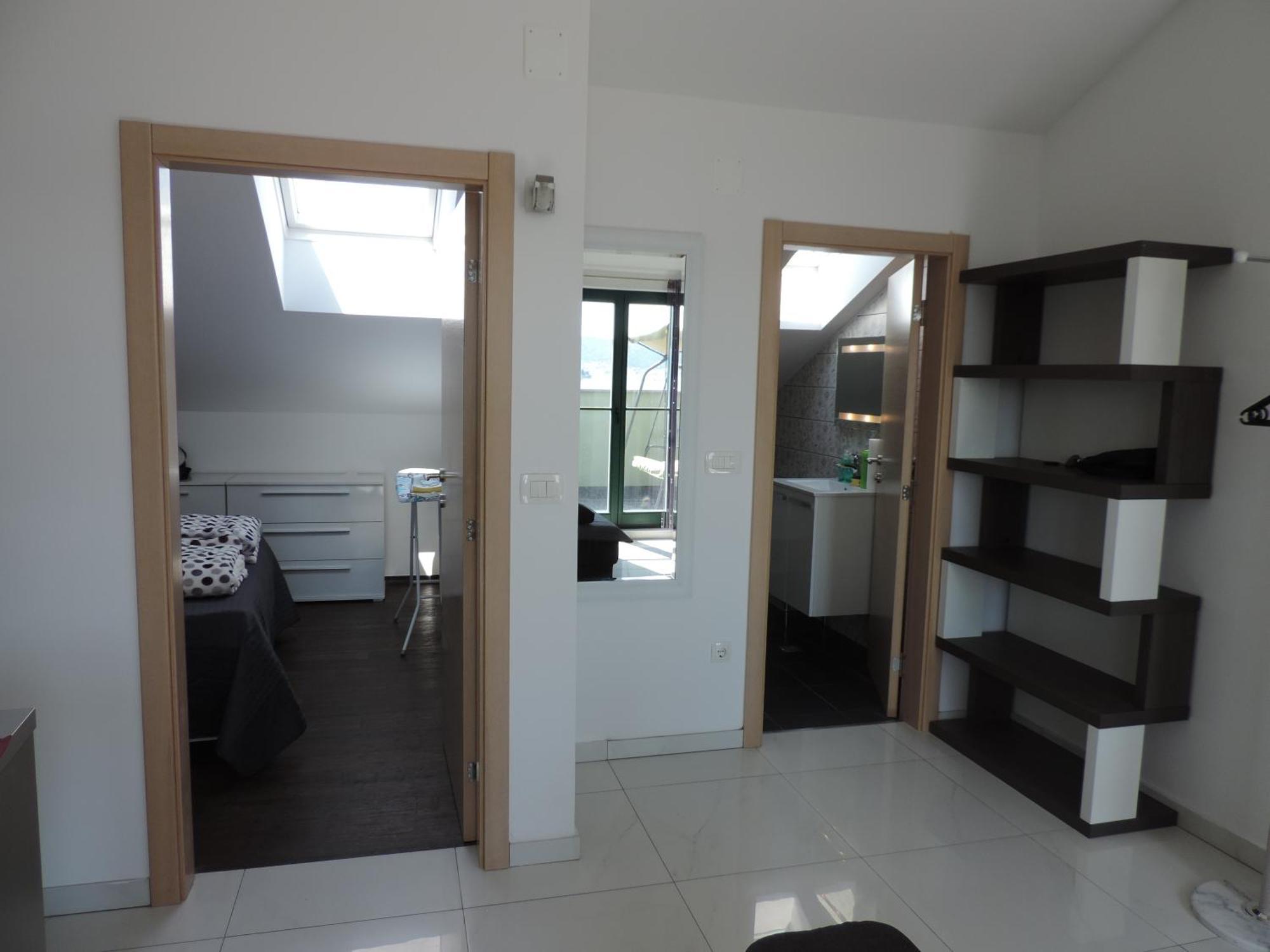 Lori Apartment *