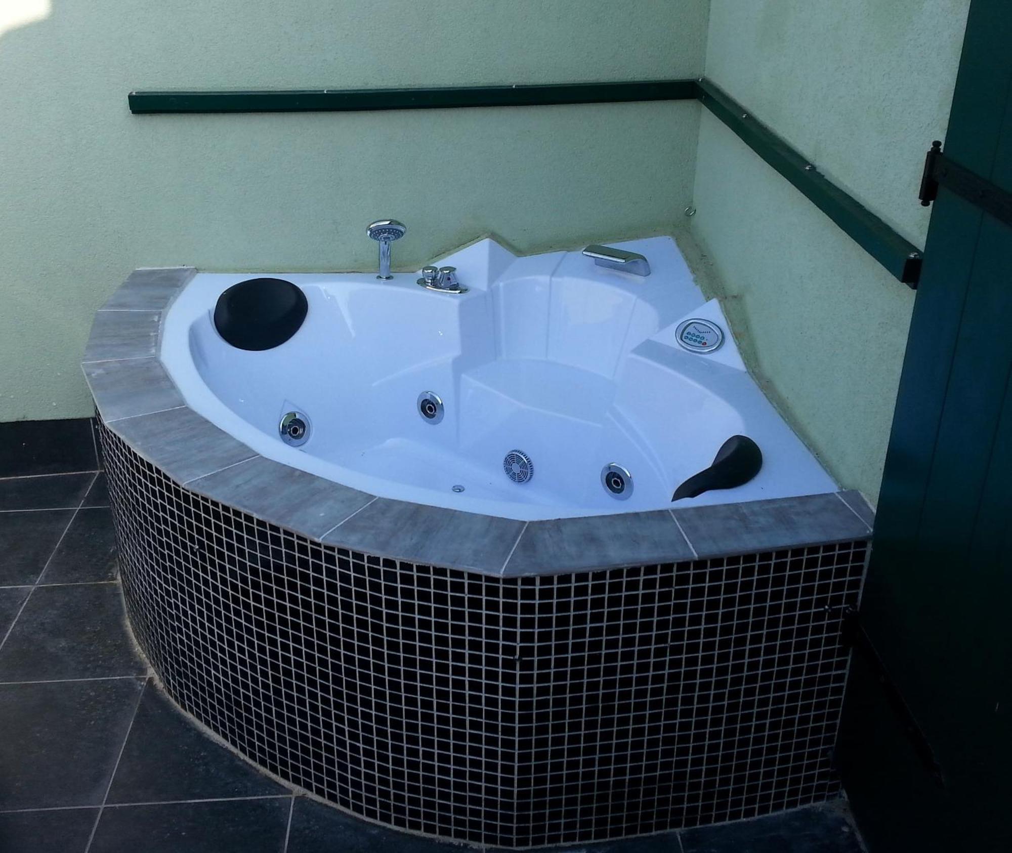 Apartament Lori *